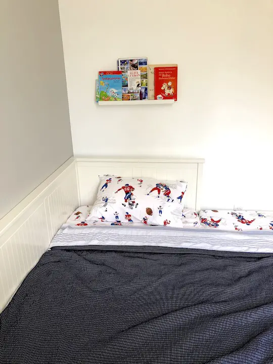 Keep books in kids' bedrooms to encourage them to read