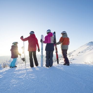 Plan Your Perfection Family Vacation to Lake Tahoe | Family Ski Vacation | Family Snow Trip | California Ski | #familytravel #skitravel #USski #skidestination #CaliforniaSki #LakeTahoe #SouthTahoe #TahoeSouth #SkiingwithKids #familyskivacation
