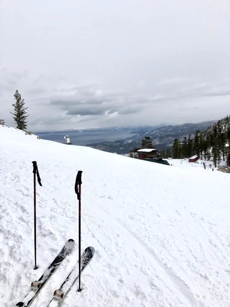 Family Skiing at Heavenly in Lake Tahoe | Ski Lake Tahoe | Ski Heavenly | #laketahoe #ski #familytravel #familyski #bestski #bestskiintheUS #vailresort #USski #skitrip #skidestination #Heavenly #heavenlylaketahoe