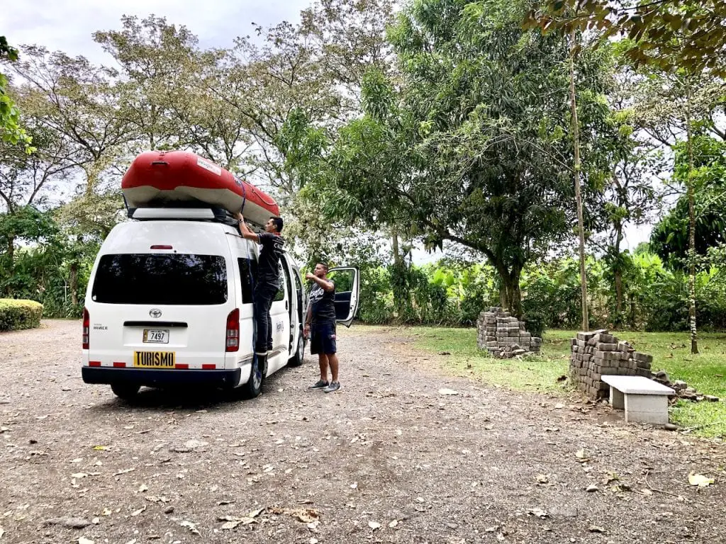 Costa Rica Family Adventure in La Fortuna - with Desafio Adventures | Family friendly tour in Costa Rica | Kid Friendly Costa Rica | La Fortuna, Costa Rica | Safari float in Costa Rica | River Safari | Iguanas in Costa Rica | Crocodile in Costa Rica | Costa Rica with Kids | #costarica #costaricawithkids #familytravel #familytravelblog #desafioCR #desafio #desafioadventures #costaricatour #travelingwithkids