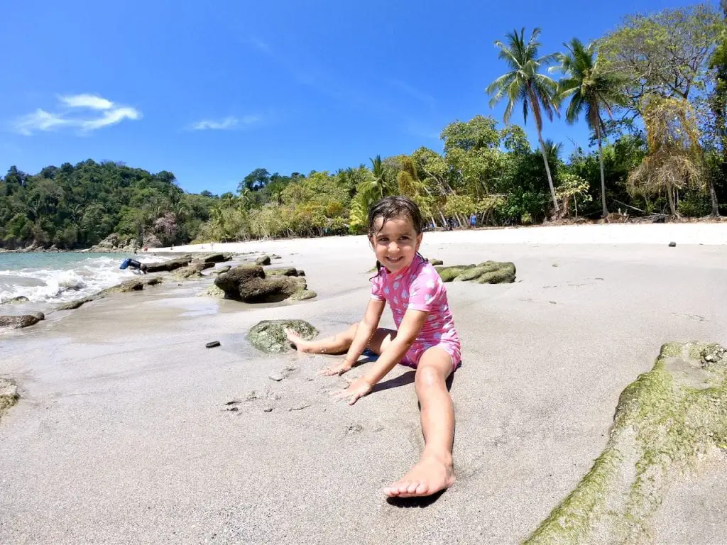 Parque Nacional Manuel Antonio with Kids | Costa Rica with kids | National Park Manuel Antonio | Playa Manuel Antonio | Traveling with kids | Central America | Family Travel Blog | #costarica #costaricawithkids #manuelantonio #parquenacionalmanuelantonio #traveltips #costaricatips #familytravel #travelfamily #familytravelblog