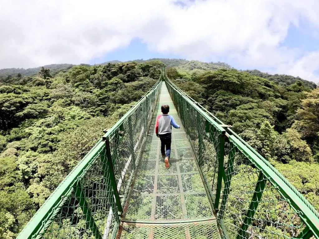 Zip Lining and Hanging Bridges with Kids in Monteverde, Costa Rica | Zip lining with kids | Selvatura Adventure Park | Costa Rica with kids | Suspension bridges | #costarica #costaricawithkids #suspensionbridges #ziplining #zipliningwithkids #costaricazipline