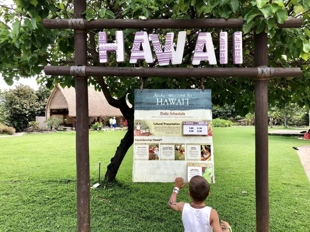The Polynesian Cultural Center on Oahu, Hawaii | Worldschooling in Hawaii | Polynesian Culture In Hawaii | Family Travel | Hawaii with kids | Polynesian Cultural Center with Kids | Oahu with kids | #worldschooling #familytravel #polynesia #polynesianculturalcenter #oahu #oahuwithkids