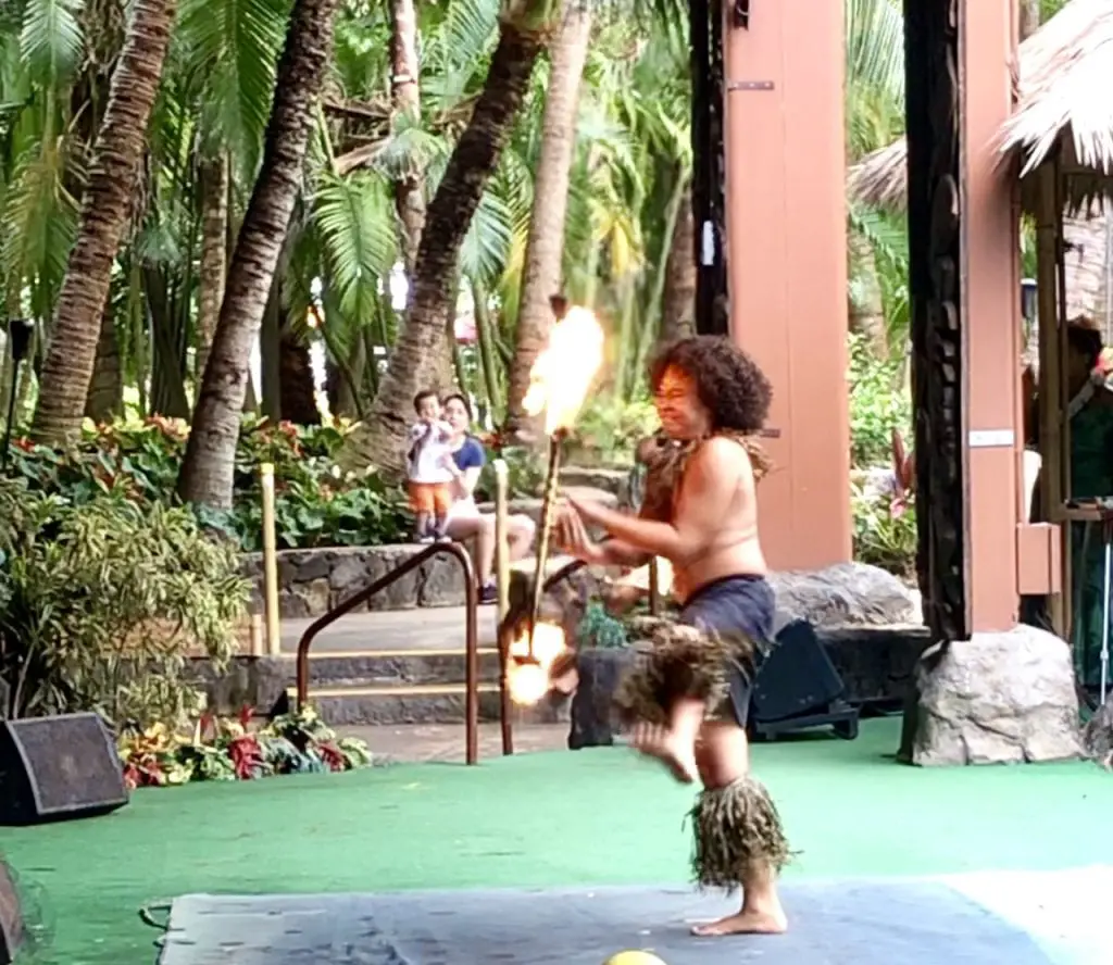 The Polynesian Cultural Center on Oahu, Hawaii | Worldschooling in Hawaii | Polynesian Culture In Hawaii | Family Travel | Hawaii with kids | Polynesian Cultural Center with Kids | Oahu with kids | #worldschooling #familytravel #polynesia #polynesianculturalcenter #oahu #oahuwithkids