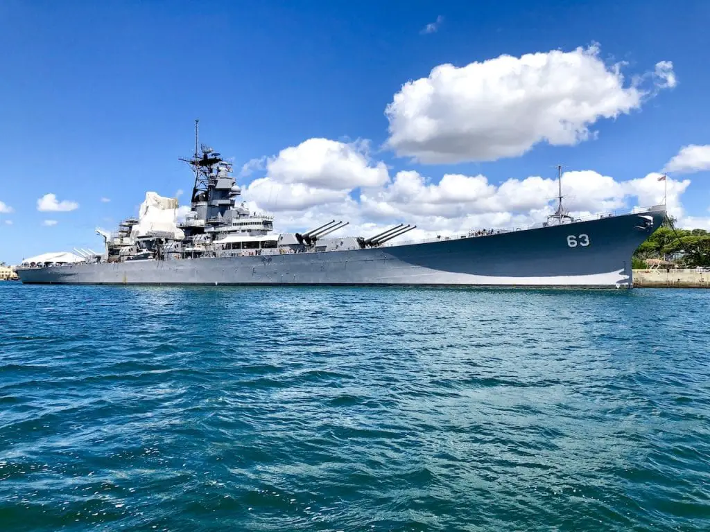 Visiting Pearl Harbor With Kids | Oahu with kids | Hawaii with kids | What do to in Hawaii | US National Parks | Family Travel | Worldschooling in Hawaii | #pearlharbor #worldschooling #oahu #hawaii #hawaiiwithkids #Oahuwithkids #familytravel #travelingwithkids