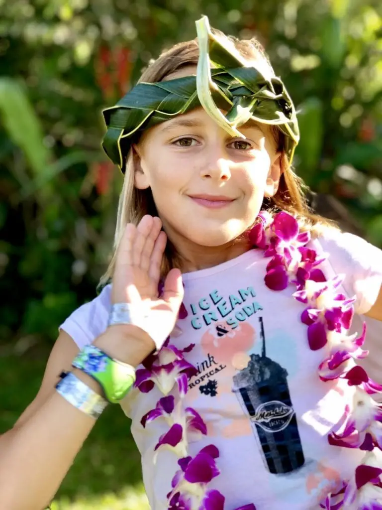 Toa Luau With Kids | Best family luau on Oahu, Hawaii | Best luau with kids | Hawaii with kids | Family activities in Hawaii | #familytravel #luau #hawaiianluau #oahufamilyactivities #toaluau #familytravelblog