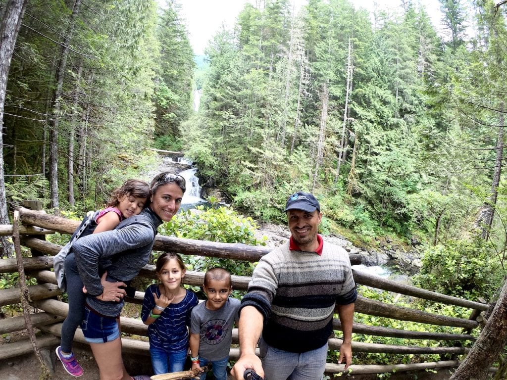Best Baby Carrier MiaMily Hipster Plus, Is Our Family Travel Best Partner | MiaMily Baby Carrier | Versatile Baby Carrier for family hikes and home | 6 position baby carrier | Side carry your baby | #miamily #babycarrier  #familytraveltips #familytravel #productreviews #mommying #mommytips