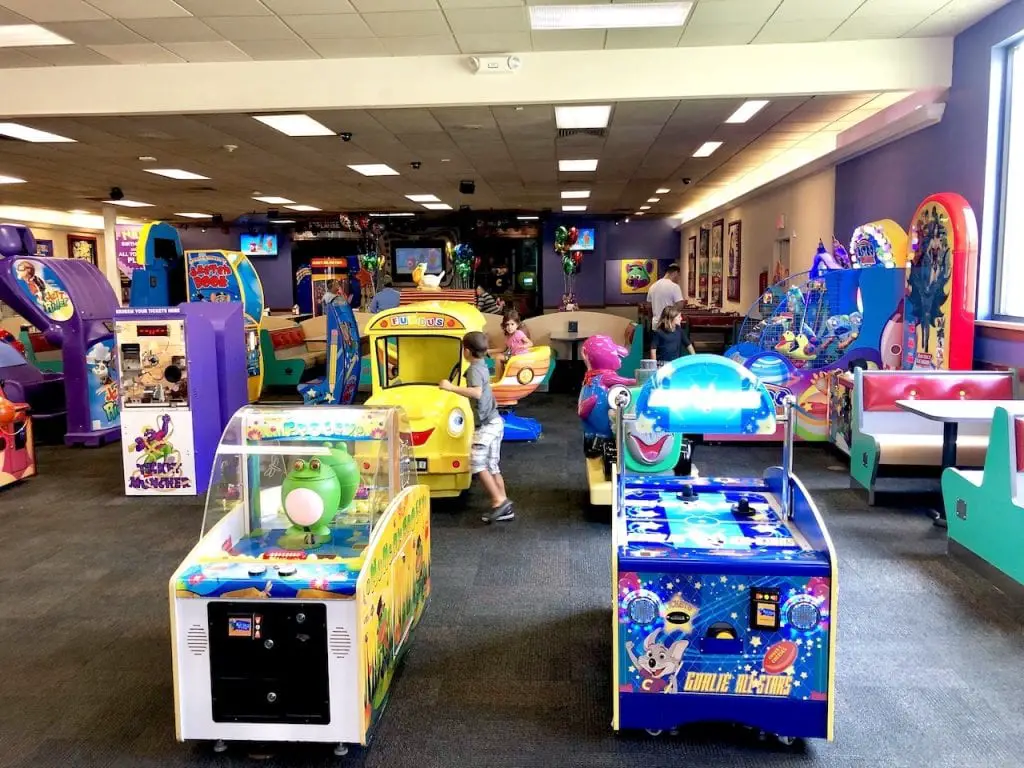 Best Day Ever Epic Birthday Party At Chuck E Cheese Frugal For Luxury