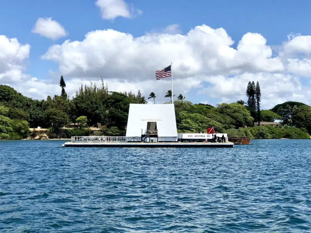 Visiting Pearl Harbor With Kids | Oahu with kids | Hawaii with kids | What do to in Hawaii | US National Parks | Family Travel | Worldschooling in Hawaii | #pearlharbor #worldschooling #oahu #hawaii #hawaiiwithkids #Oahuwithkids #familytravel #travelingwithkids