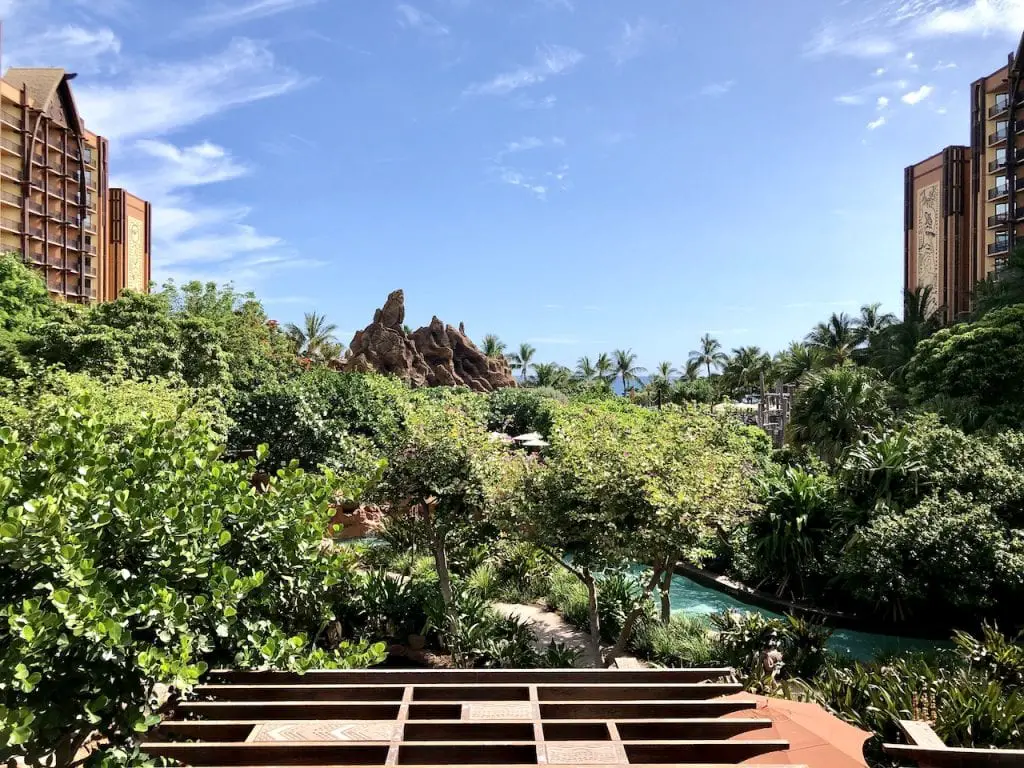 Aulani, A Hawaiian Disney Resort And Spa - A Week At Aulani With Kids | Aulani tips | Aulani favorites | Hawaii with kids | Oahu with kids | Family travel | Hawaii family resort | Disney Aulani resort | #aulani #disneyresort #disneyaulani #hawaii #hawaiiwithkids #familytravel #familytravel #oahu