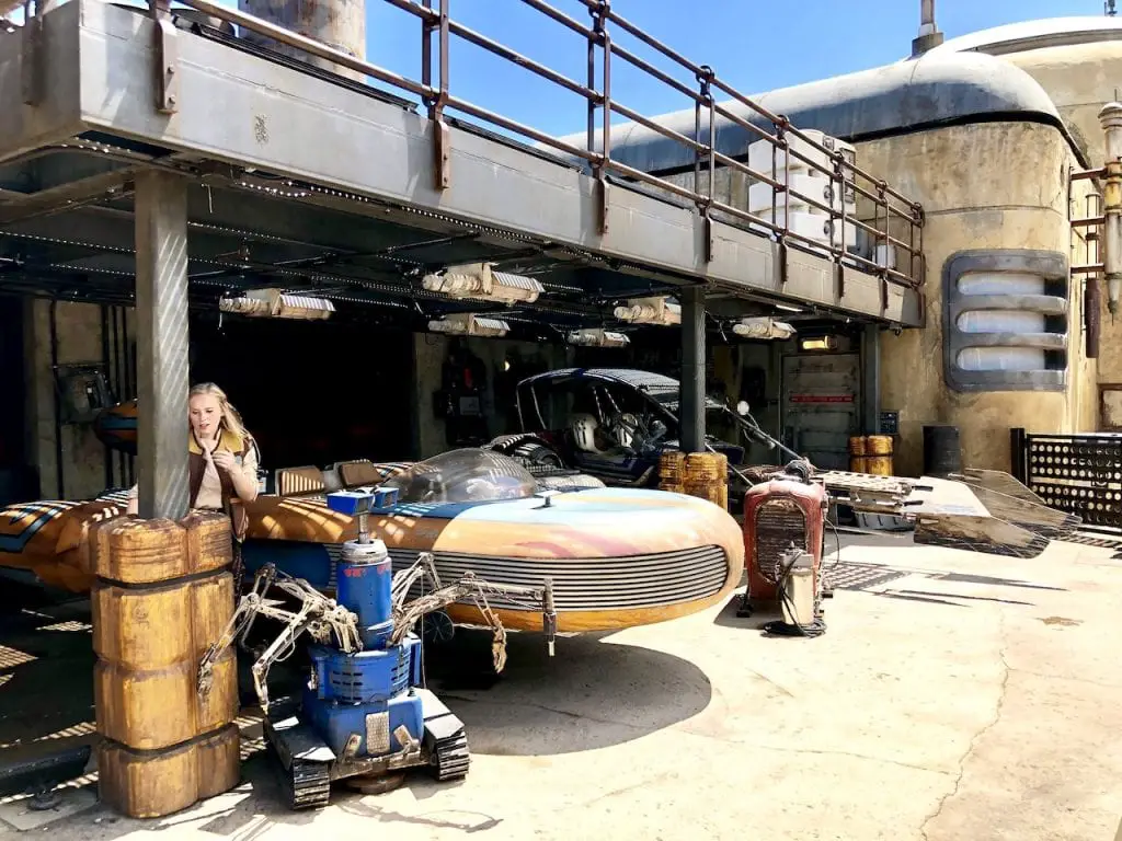 Star Wars: Galaxy's Edge at Disney's Hollywood Studios | Star Wars Land Disney World | Preview of Galaxy's Edge at Walt Disney World | Disney Mom | Disney Fan | #disneymom #starwars #starwarsland #starwarsgalaxysedge #hollywoodstudios #wdw #disneyshollywoodstudios