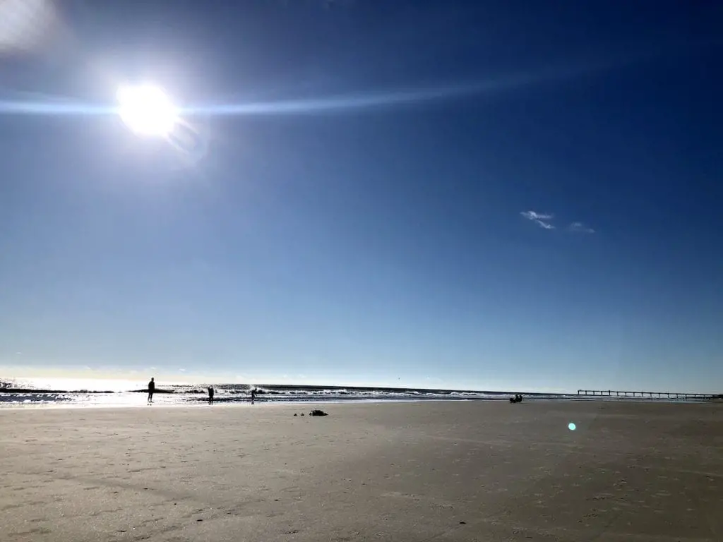 Top Things To Do, See, and Eat in Jacksonville, FL With Kids | Jacksonville with kids | Florida destination | Florida with kids | Jacksonville Beach | Beach vacation with kids | Florida beaches | Surf lesson in Florida | Family surf lesson in Jacksonville | North Florida | Jacksonville travel guide | #familytravel #onlyinjax #jacksonvillebeach #beachtravel #familytravelblog #jacksonville #floridatravel