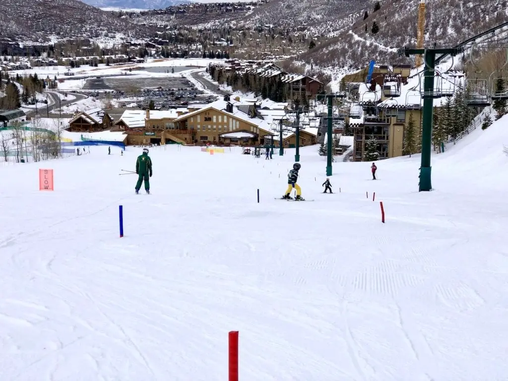 Deer Valley Resort - A Dream Come True For Family Ski | Skiing with kids at Deer Valley | Ski Utah | Family winter vacation to utah | Family ski trip to Utah | Deer Valley luxury family ski | Utah ski | US Travel with kids | #skiutah #deervalley #familytravelblog #luxuryfamilyski #luxuryfamilytravel #utahski #familytravelblog #travelblogger