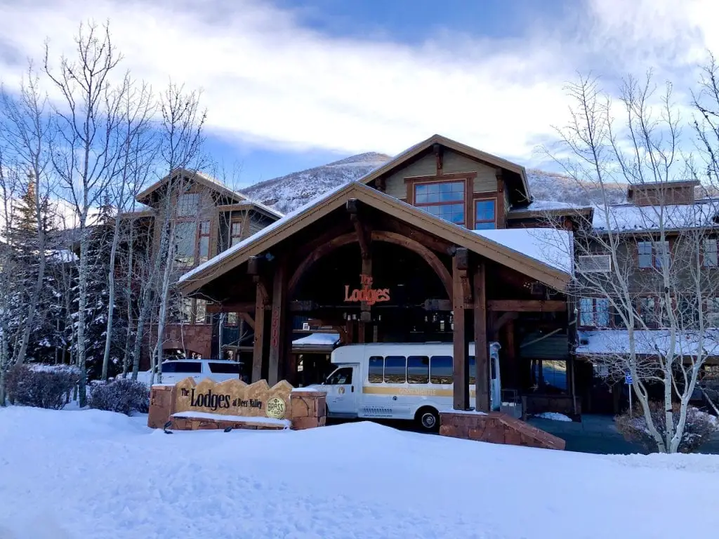 5 Reasons to Ski With Kids in Park City, Utah | Ski Utah | Utah Ski Resorts | Park City Mountain | Family Ski Lesson | Skiing With Kids in Utah | US Family Travel | Winter Travel With Kids | Family Travel Blog | #skiutah #utahski #parkcity #parkcitywithkids #skiingwithkids #familyski #familytravel #familytravelblog #travelblogger