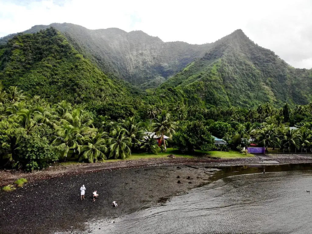 What To Do With Kids In Tahiti | Tahiti with kids | French Polynesia | Fun with kids in Tahiti | Family friendly activities in Tahiti | Family travel | Full time travel family | #tahiti #frenchpolynesia #tahitiwithkids #familytravel #pacificislands