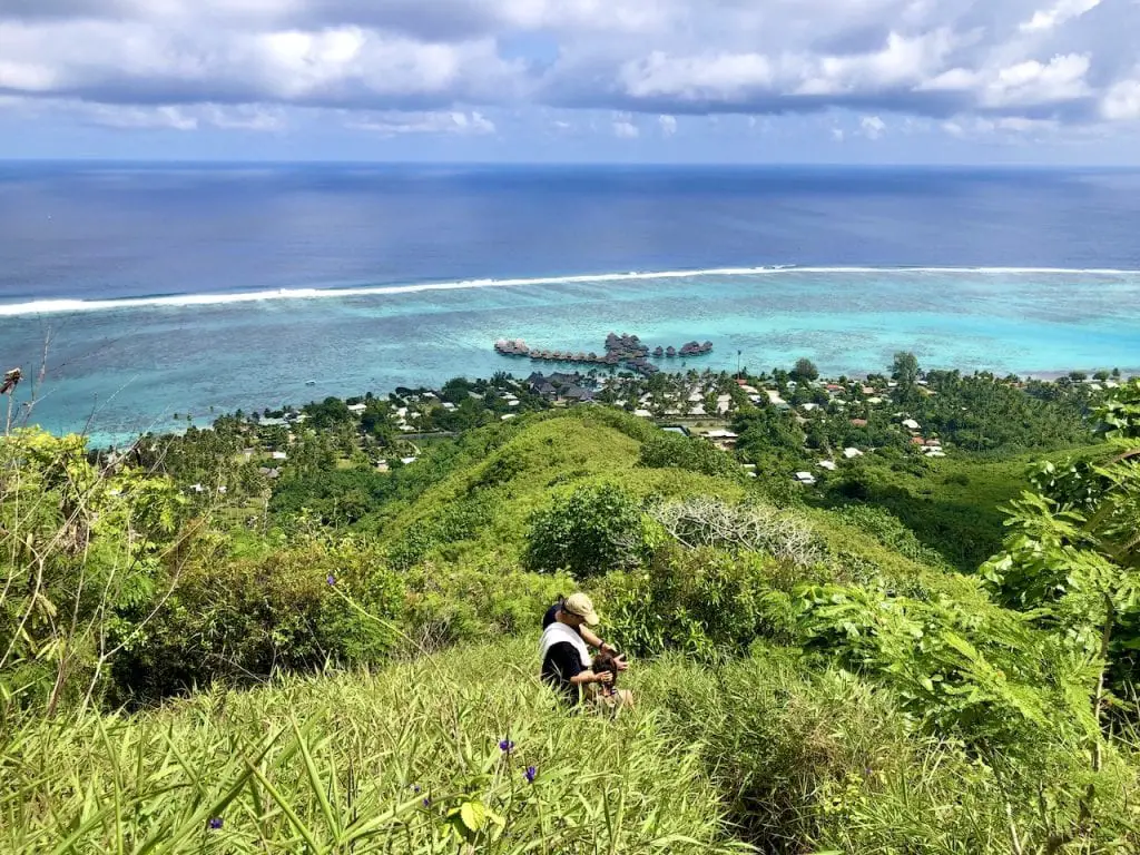 Moorea With Kids - A Family-Proof Travel Guide | Kids approved itinerary | Family vacation to Moorea | Moorea travel guide for families | Ferry to Moorea | Tahiti | French Polynesia | Where to go in French Polynesia | #moorea #frenchpolynesia #mooreawithkids #frenchpolynesiawithkids #travelguide #mooreatravelguide #familyfriendly #familytravel #familytravelguide