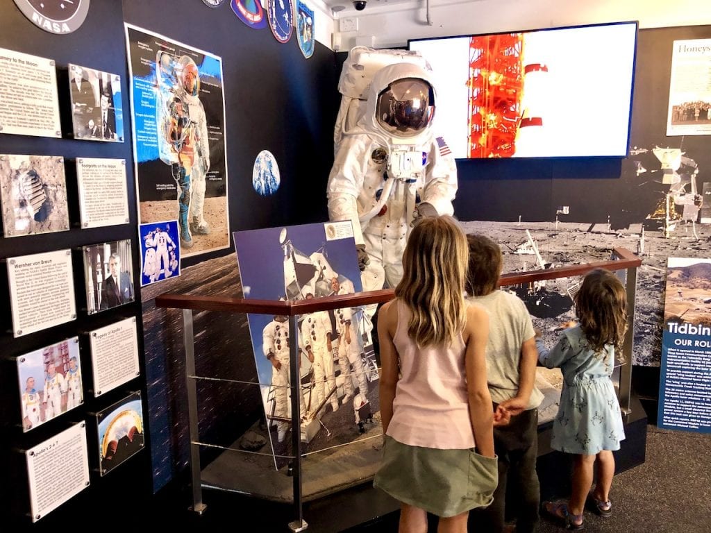 What To Do In Canberra Kith Kids | Free things for families in Canberra, Australia | 7 free experiences in Canberra with kids | Australian Mint | Australian War Memorial | Canberra Museums | #canberra #canberraaustralia #canberrawithkids #australiawithkids #australiatravel #visitaustralia #familytravel