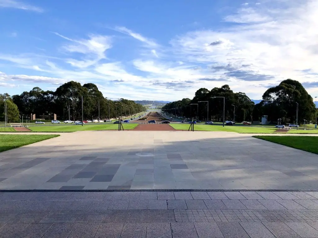 What To Do In Canberra Kith Kids | Free things for families in Canberra, Australia | 7 free experiences in Canberra with kids | Australian Mint | Australian War Memorial | Canberra Museums | #canberra #canberraaustralia #canberrawithkids #australiawithkids #australiatravel #visitaustralia #familytravel