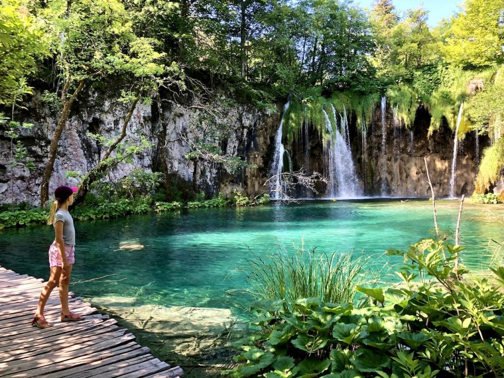 8 Tips For Visiting Plitvice Lakes National Park With Kids | What to do in Croatia with kids | Best parks in Croatia | Must-do in Croatia with kids | Croatia travel tips | Family travel | European road trip | #plitvicelakes #plitvice #croatia #croatiafulloflife #croatiatravel #croatianationalparks  