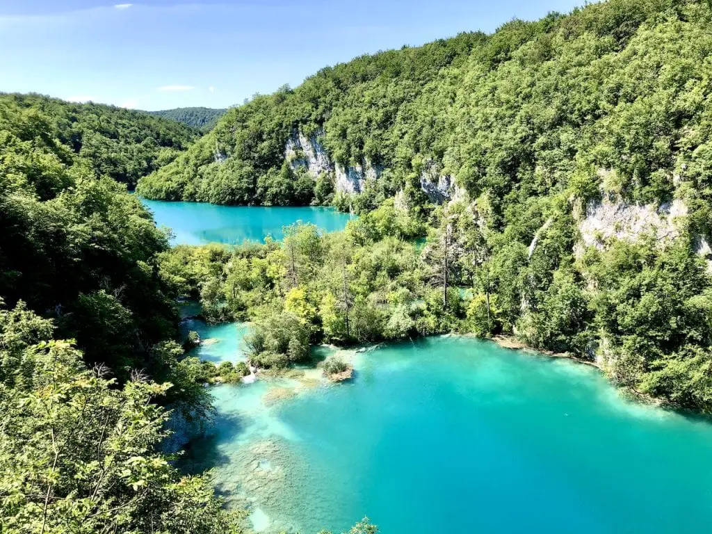 8 Tips For Visiting Plitvice Lakes National Park With Kids | What to do in Croatia with kids | Best parks in Croatia | Must-do in Croatia with kids | Croatia travel tips | Family travel | European road trip | #plitvicelakes #plitvice #croatia #croatiafulloflife #croatiatravel #croatianationalparks  