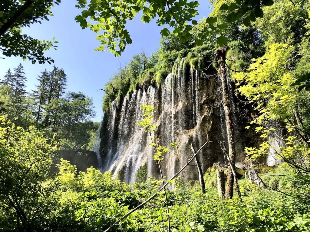 8 Tips For Visiting Plitvice Lakes National Park With Kids | What to do in Croatia with kids | Best parks in Croatia | Must-do in Croatia with kids | Croatia travel tips | Family travel | European road trip | #plitvicelakes #plitvice #croatia #croatiafulloflife #croatiatravel #croatianationalparks  