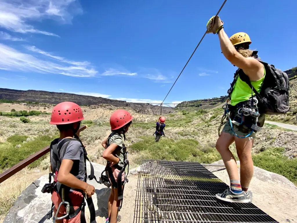 What To Do In Twin Falls, ID - 10 Awesome Southern Idaho Activities With Kids | White water rafting trip on the Snake River | Hagerman, ID | Banbury Hot Springs | Visit Southern Idaho | #twinfalls #visitidaho #visitsouthernidaho #snakeriver #whitewaterrafting #twinfallswithkids #familytravel #idahowithkids