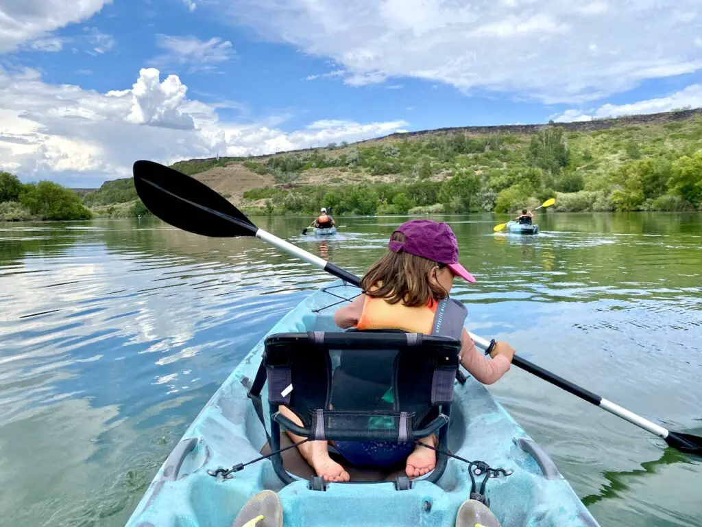 What To Do In Twin Falls, ID - 10 Awesome Southern Idaho Activities With Kids | White water rafting trip on the Snake River | Hagerman, ID | Banbury Hot Springs | Visit Southern Idaho | #twinfalls #visitidaho #visitsouthernidaho #snakeriver #whitewaterrafting #twinfallswithkids #familytravel #idahowithkids