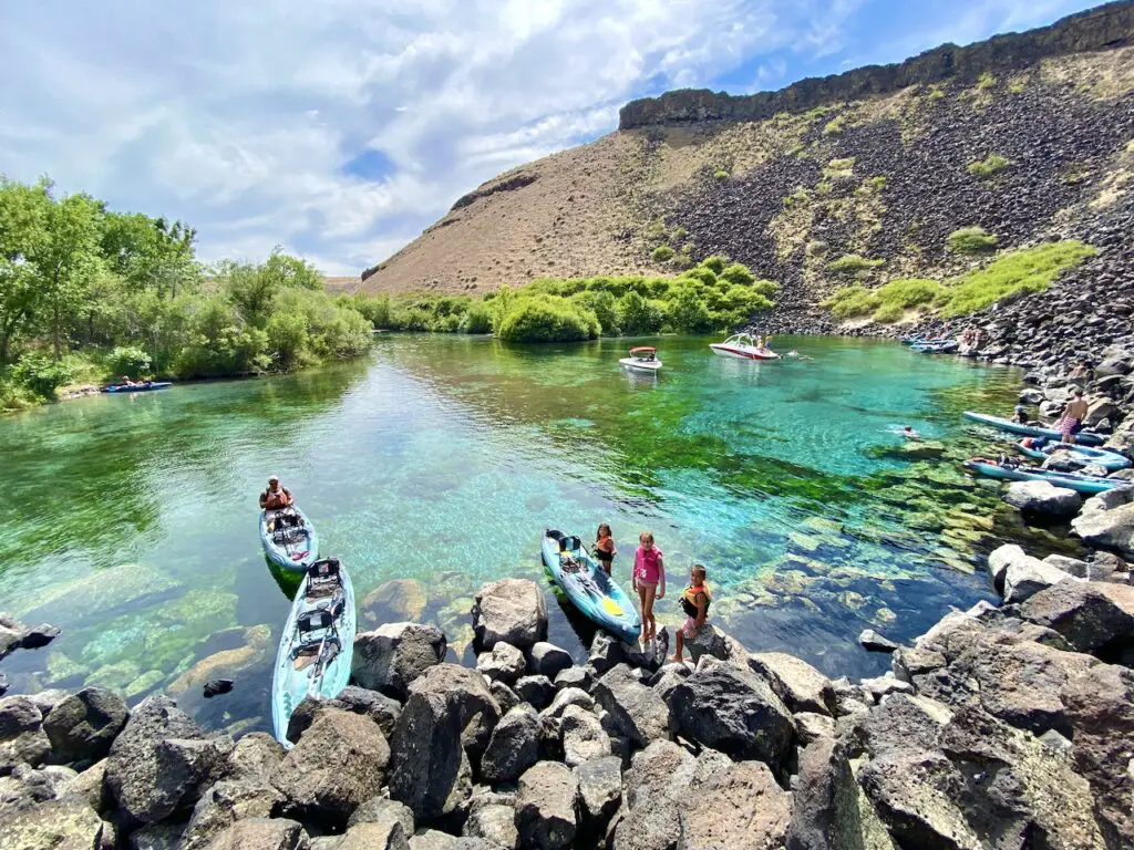 What To Do In Twin Falls, ID - 10 Awesome Southern Idaho Activities With Kids | White water rafting trip on the Snake River | Hagerman, ID | Banbury Hot Springs | Visit Southern Idaho | #twinfalls #visitidaho #visitsouthernidaho #snakeriver #whitewaterrafting #twinfallswithkids #familytravel #idahowithkids