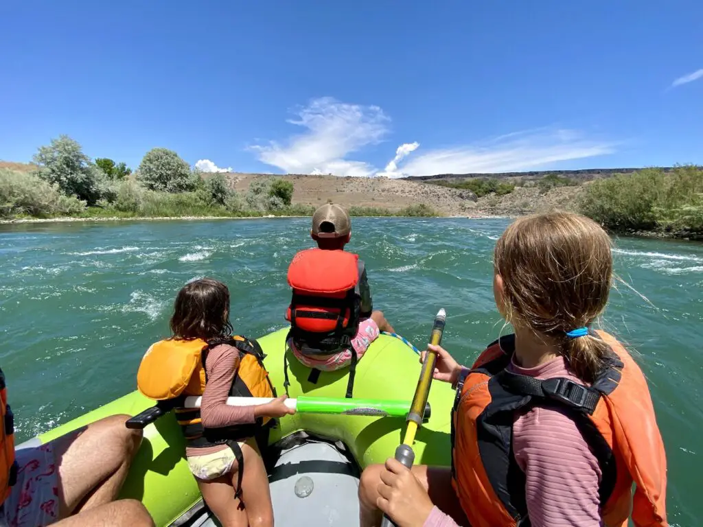 What To Do In Twin Falls, ID - 10 Awesome Southern Idaho Activities With Kids | White water rafting trip on the Snake River | Hagerman, ID | Banbury Hot Springs | Visit Southern Idaho | #twinfalls #visitidaho #visitsouthernidaho #snakeriver #whitewaterrafting #twinfallswithkids #familytravel #idahowithkids