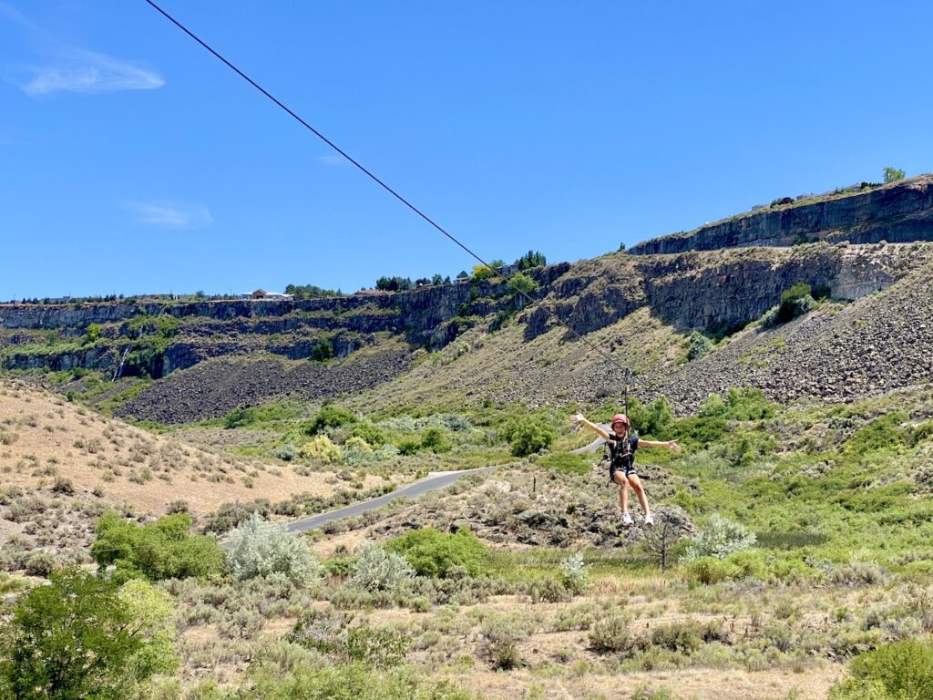 What To Do In Twin Falls, ID - 10 Awesome Southern Idaho Activities With Kids | White water rafting trip on the Snake River | Hagerman, ID | Banbury Hot Springs | Visit Southern Idaho | #twinfalls #visitidaho #visitsouthernidaho #snakeriver #whitewaterrafting #twinfallswithkids #familytravel #idahowithkids