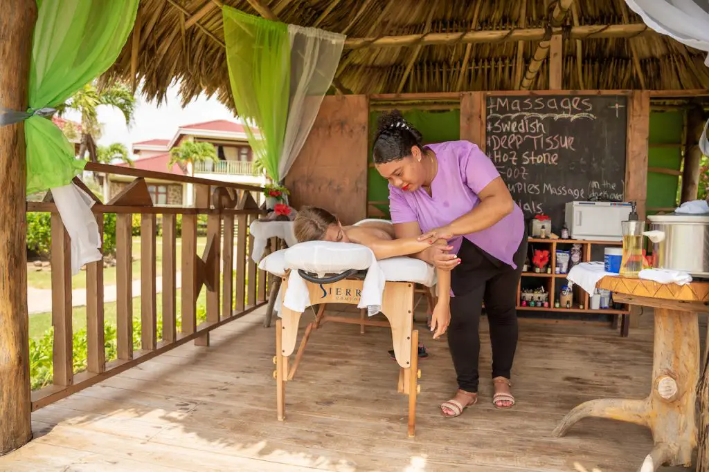 Hopkins Bay Resort - Family-Friendly Beach Resort in Belize | Kid-friendly hotel in Hopkins Belize | Best beach resort with kids in Belize | Belize beach resort | All-inclusive resort in Belize | Hopkins Belize resorts | Best hotel on the beach in Belize | #belize #belizewithkids #belizebeachresort #belizetravel #belizeallinclusive 