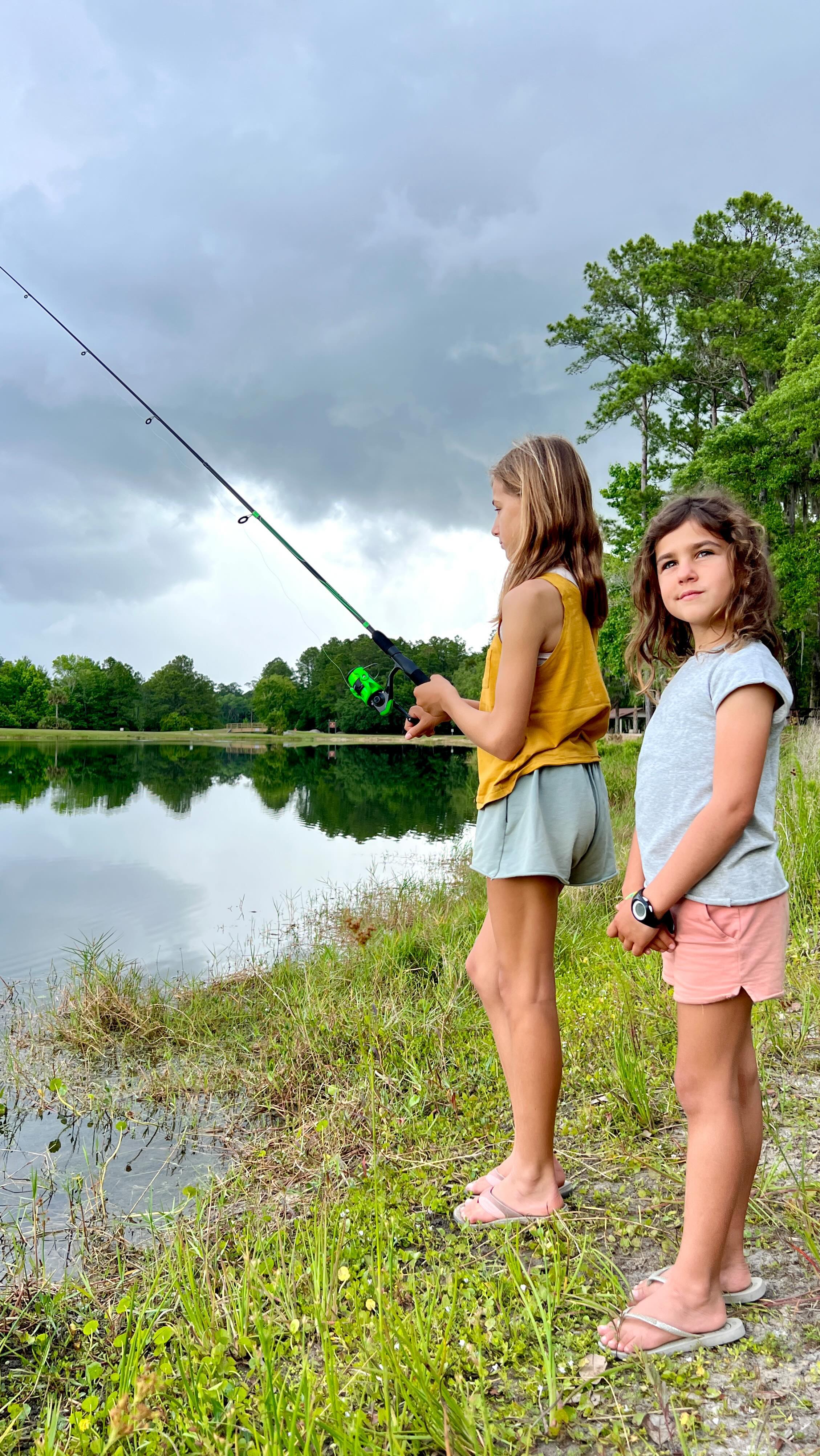 FISHING TIPS⁣
🐟⁣
From a non-fishing mom! ⁣
⁣
💕 Focus on the quality time ⁣
⁣
🌈 Get colorful baits and rods. We went to Walmart and let the kids pick their favorites⁣
 ⁣
🎣 Find helpful fishing and boating resources and how to buy a fishing license on TakeMeFishing.org ahead of time to build up confidence and learn about the sport ⁣
⁣
👨‍👩‍👧‍👦 Have fun. Make memories!!⁣
⁣
@take_me_fishing  #ad #womenmakingwaves #thewaterisopen #fishingwithkids #girlswhofish